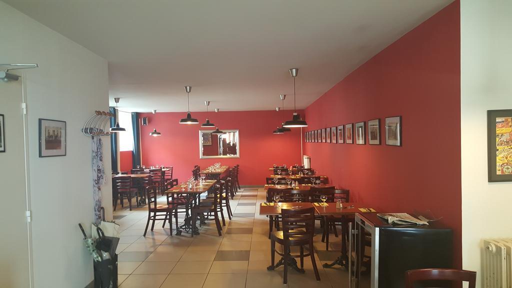 Au Pigeon Blanc Hotel Andouille Bagian luar foto
